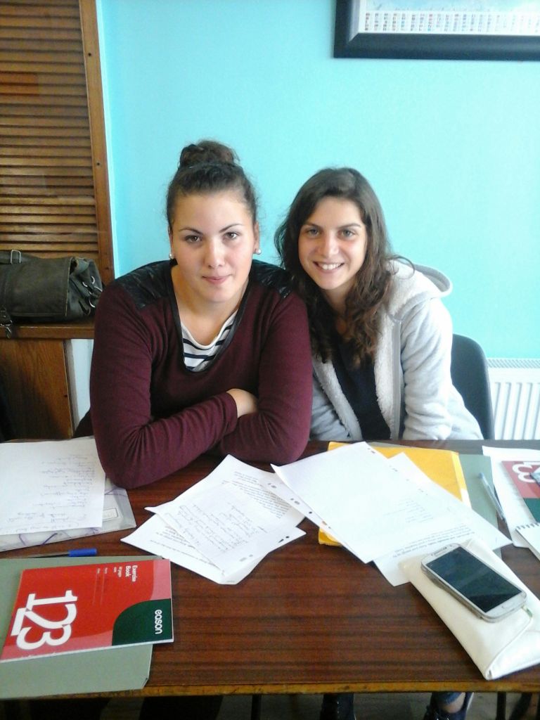 PFMP IRLANDE OCT 2014 Léa et Victoria à la Shannon Academy